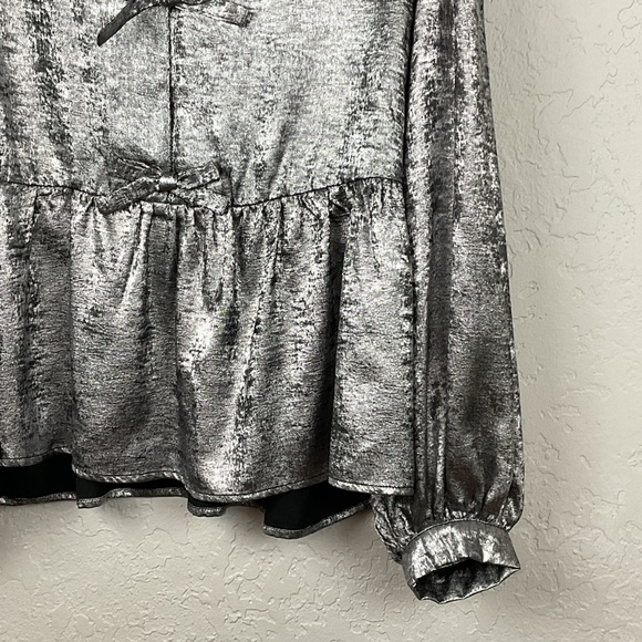 NWT Jodifl Black Silver Metallic Bow Long Sleeve Blouse Sz Medium - Picture 4 of 8